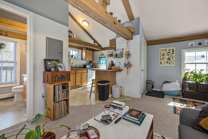 Building Photo - 171 Union St