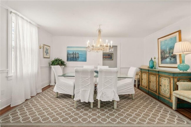 Building Photo - 34 Bull St