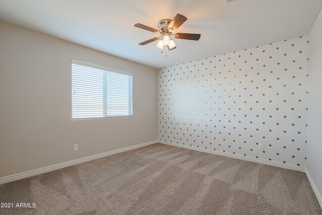 Building Photo - 2736 E Mews Rd
