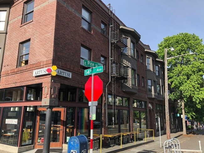 Building Photo - Chester Apartments