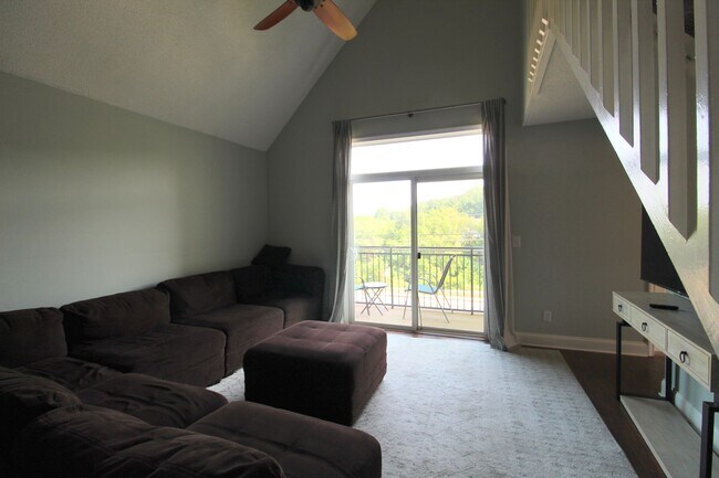 Building Photo - 1330 Hunters Rd