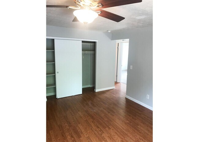 Building Photo - 525 Lowell Ave