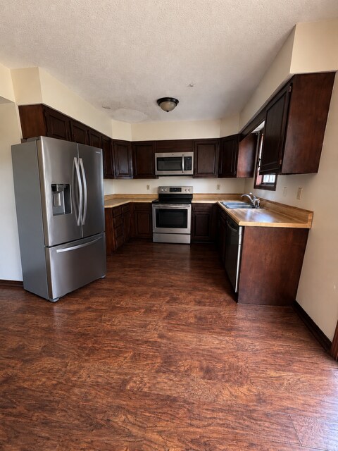 Building Photo - 1252 Pleasant Valley Rd