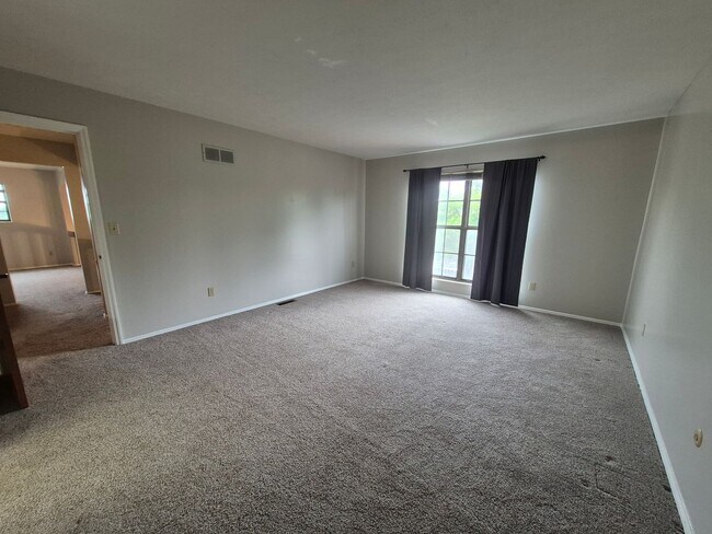 Building Photo - 1387 Sanzon Dr