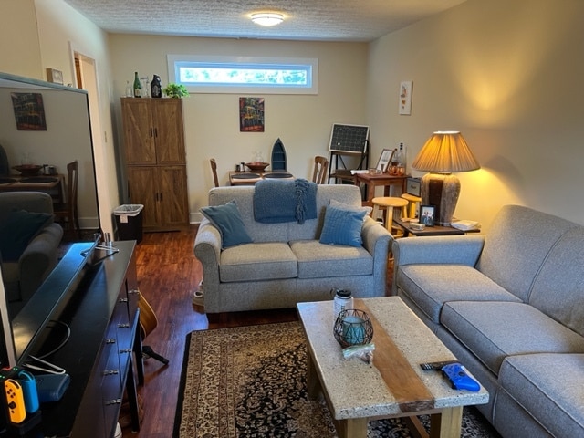 Living & Dining Area - 1590 N Star Ave