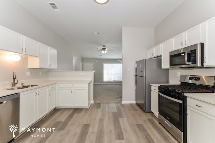 Building Photo - 465 Oakland Hills Dr