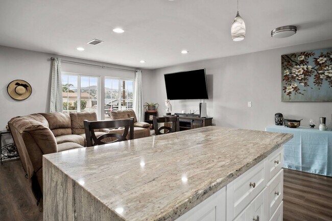 Building Photo - 4 Bed | 2.5 Bath Home in Spring Valley with Detached Office Suite!