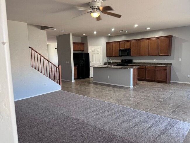 Building Photo - 5 bed 3 bath 3 car garage in San Tan Valley