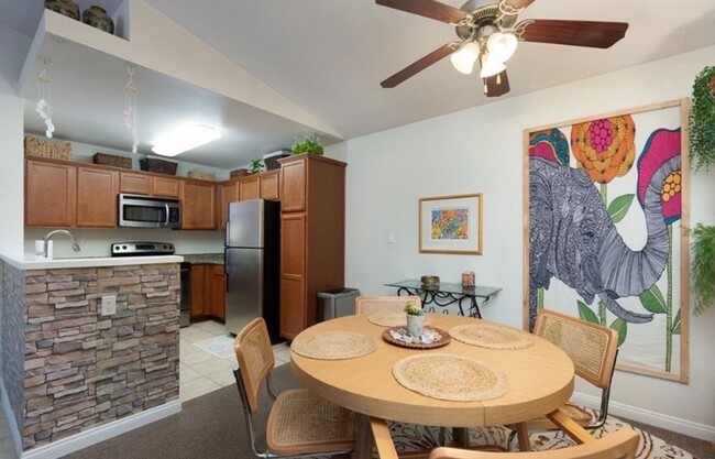 Building Photo - Upstairs 2 Bedroom 2 Bath Condo Available ...