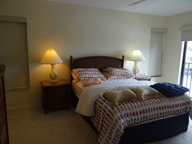 Building Photo - Banyon Pointe Condominium For Seasonal Rent reserve now for the 2027 season!