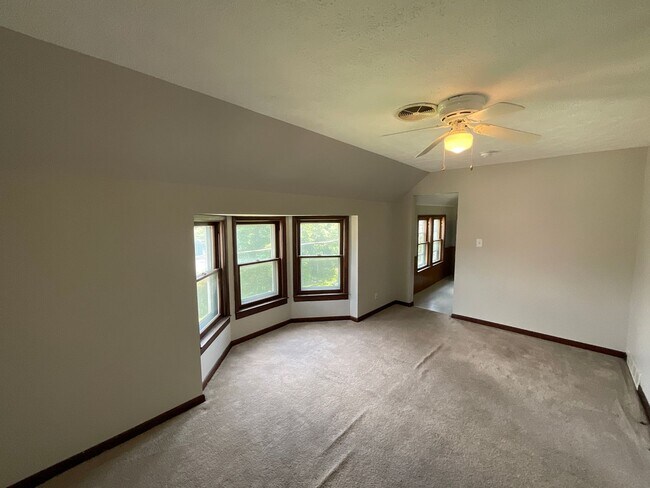 Building Photo - 2905 Delmar Ave
