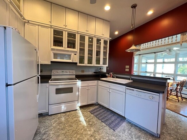 Building Photo - 4 Lee St