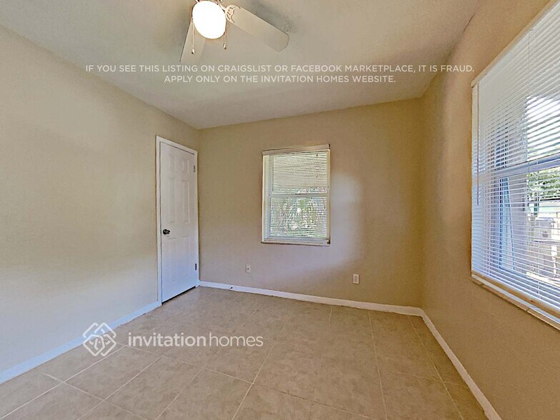 Building Photo - 4440 Porpoise Dr SE