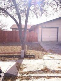 Building Photo - 1225 W Newlands Dr