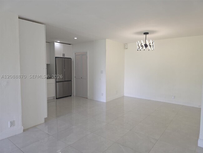 Building Photo - 12811 SW 43rd Dr