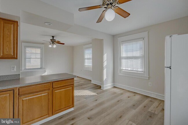 Building Photo - 1210 W Darby Rd