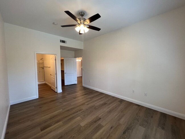 Building Photo - Beautifully remodeled 3 bedroom 2 bathroom downstairs condo right next to the pool!!