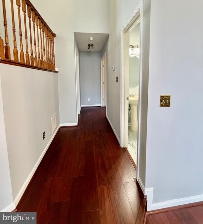 Building Photo - 4209 Oakhill Rd