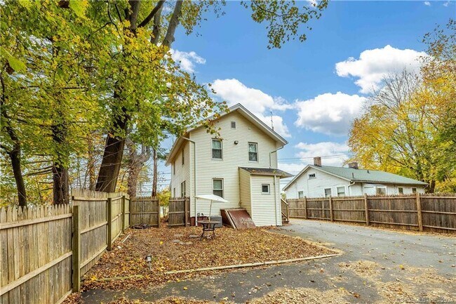 Building Photo - 2677 Dixwell Ave