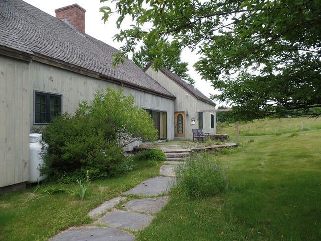 Building Photo - Commencement Availability