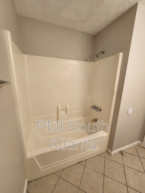 Building Photo - 107 Spring Ct