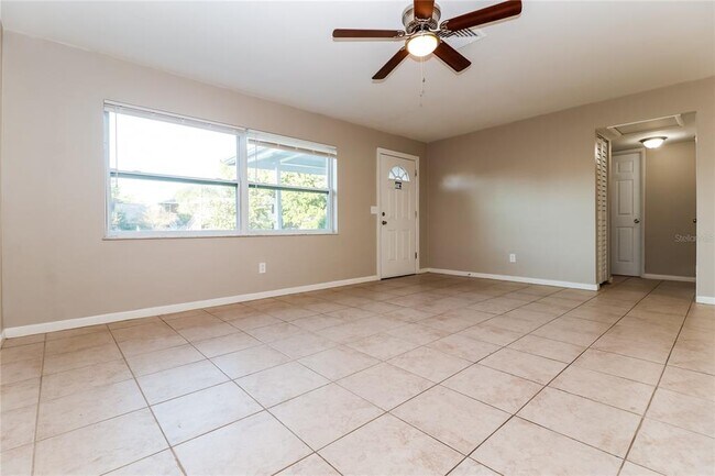 Building Photo - 1429 Spring Ln