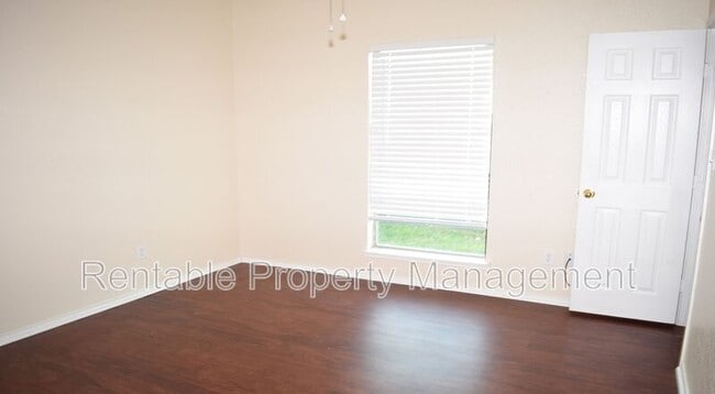 Building Photo - 105 Collett Ct