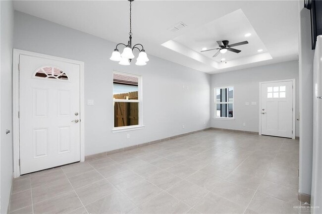 Building Photo - 2228 N Vly Cir