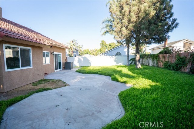 Building Photo - 15061 Fuchsia Ct