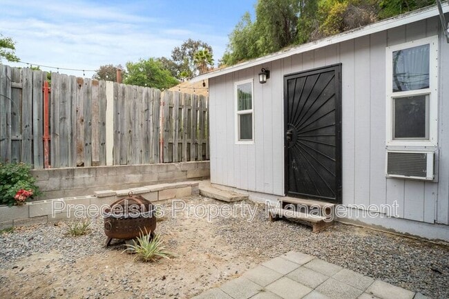 Building Photo - 1512 Walbollen St