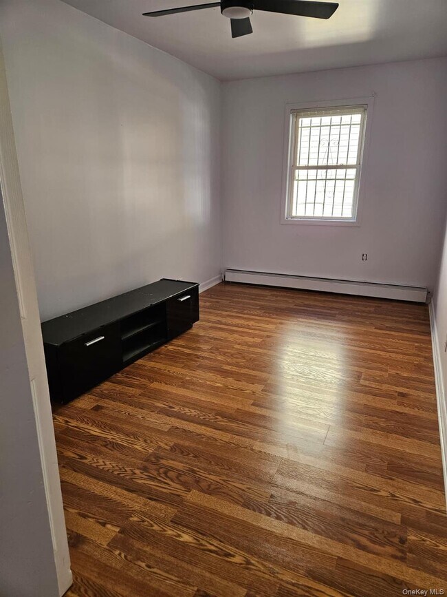 Building Photo - 145-31 Lakewood Ave