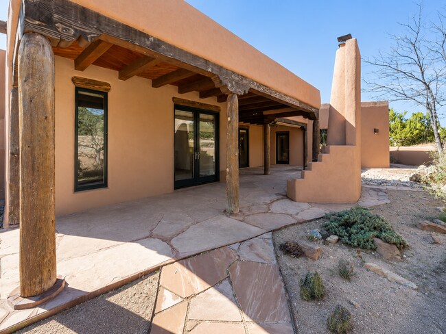 Building Photo - 61 Paseo Del Antilope
