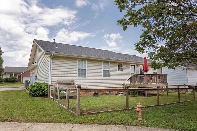 Building Photo - BEAUTIFUL SINGLE FAMILY HOME