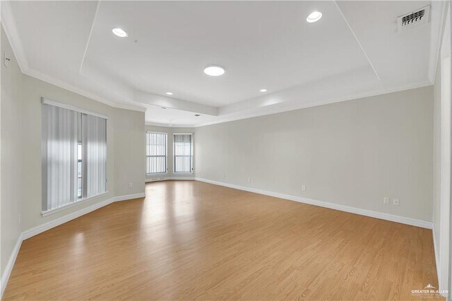 Building Photo - 321 Condor Ave