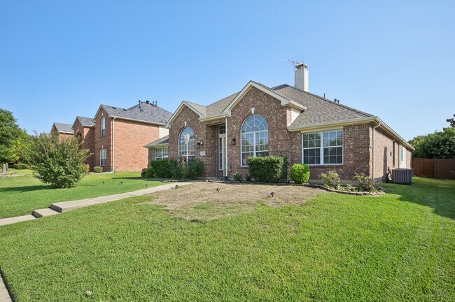 Building Photo - 4400 Foxtail Ln
