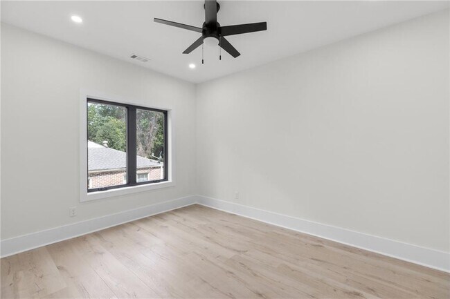 Building Photo - 2278 Tally Dr