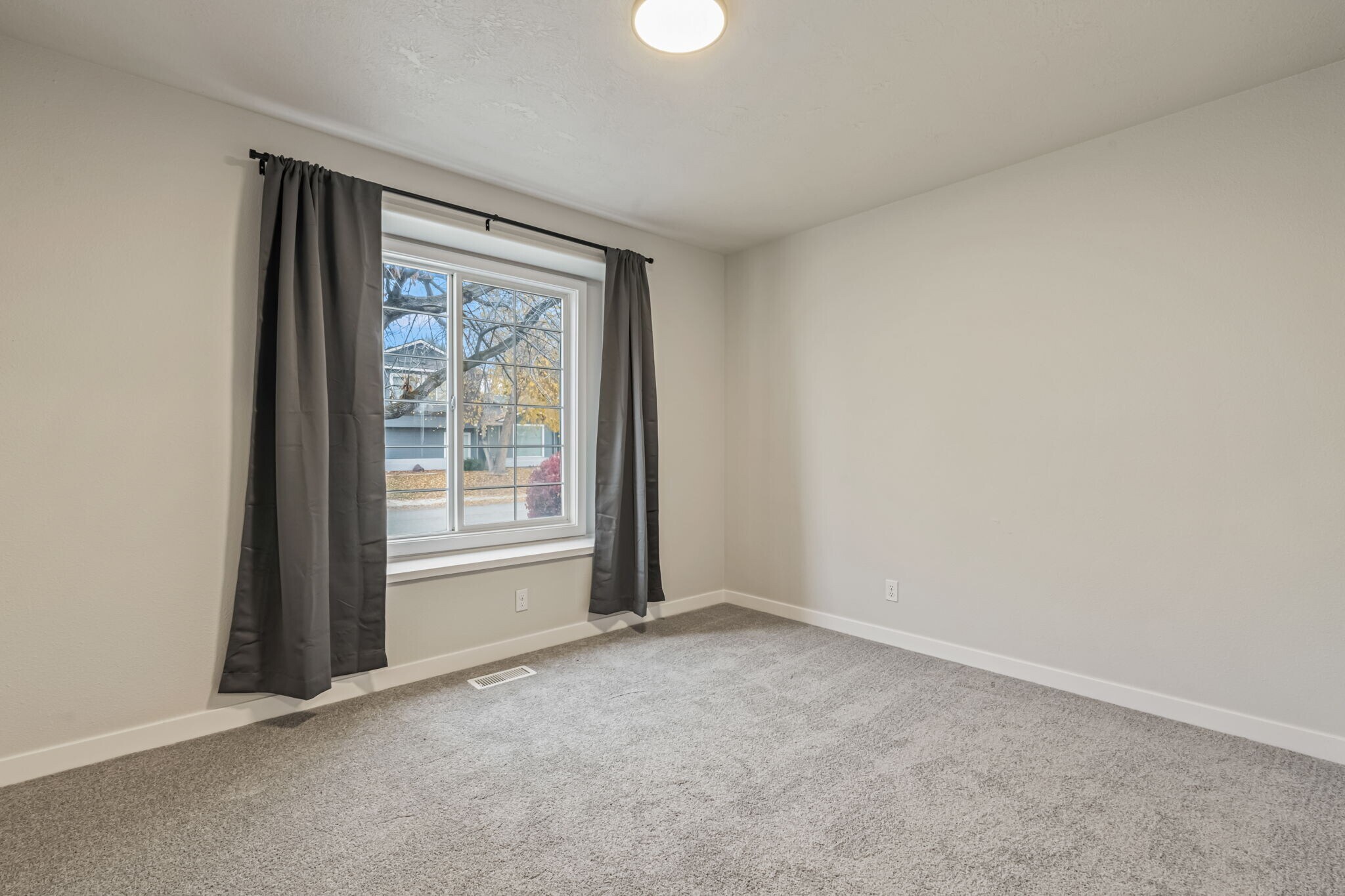 Building Photo - 11035 W Halstead Ct