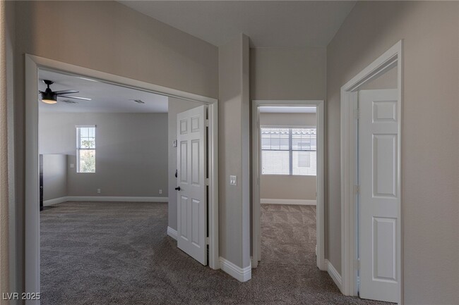 Building Photo - 2510 Putting Green Dr