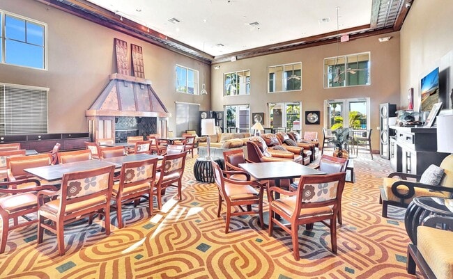 Building Photo - 883 Millbrae Ct