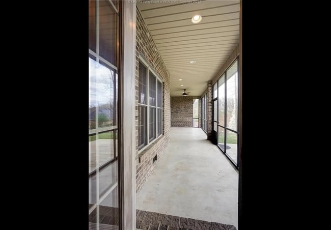 Building Photo - 152 Crestridge Dr