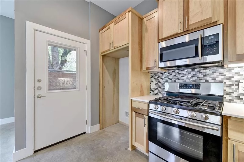 Building Photo - 800 Valdez St