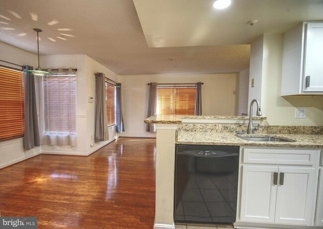 Building Photo - 1007 Fallcrest Ct