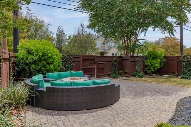 Building Photo - 5206 Woodrow Ave