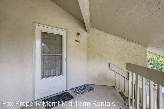 Building Photo - 2 br, 2 bath House - 565 Manhattan Dr #202