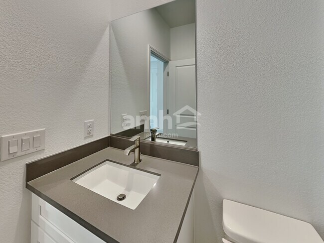 Building Photo - 10186 W Oleta Ave