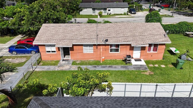 Primary Photo - 997 NW 11th St