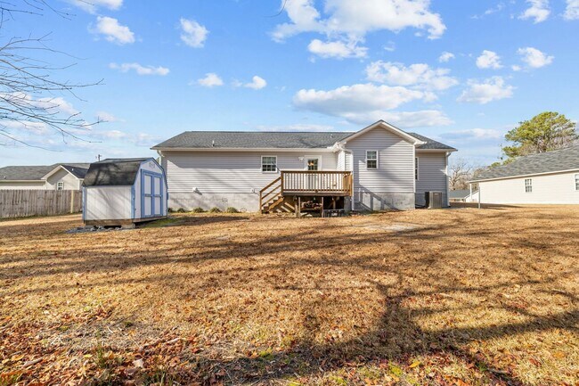 Building Photo - Woodbury Farms