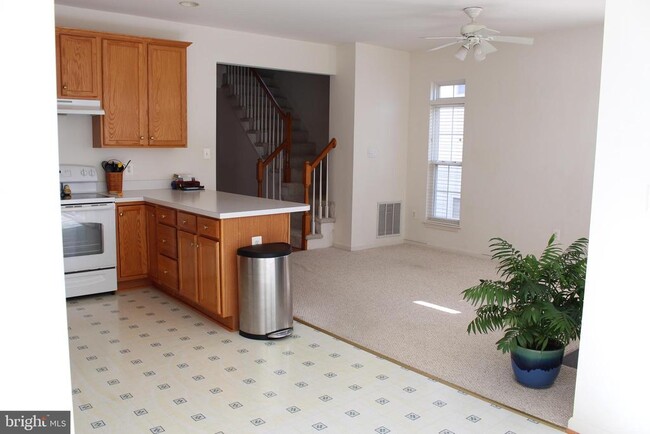 Building Photo - 7337 Oldham Leeds Way