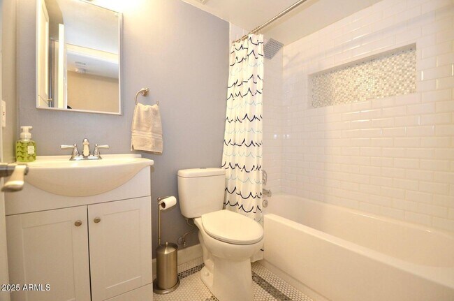 Building Photo - 816 E Seldon Ln