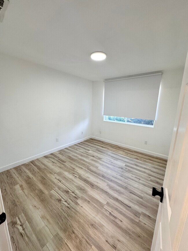Building Photo - 57019 Selecta Ave